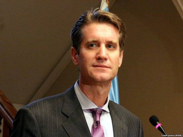 Metyu Brayza: “Ermənistan hələ də məğlubiyyətin şokundadır”