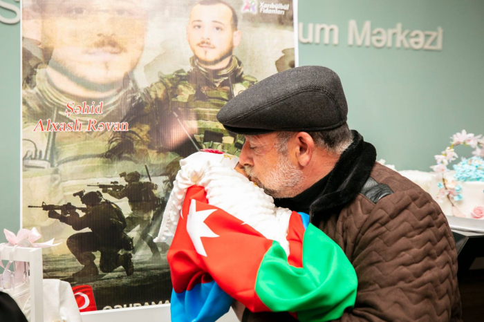 “YAŞAT” Fondu daha 2 şəhidin övladına hesab açır - FOTOLAR