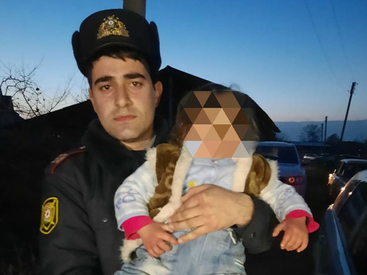 Polis 2 yaşlı uşağın həyatını xilas edib