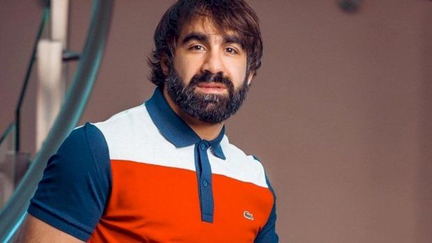 Rafael Ağayev mübarizəni erkən dayandırdı