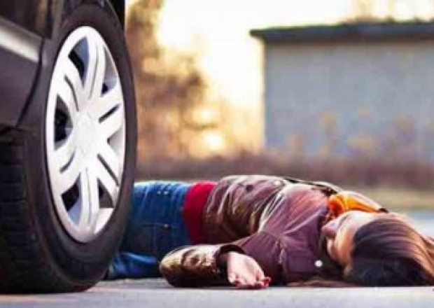 Bakıda avtomobil 19 yaşlı gənc qızı vurdu