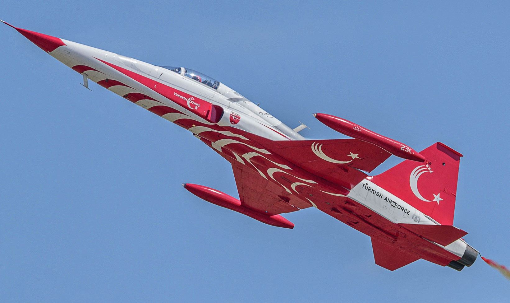 Türkiyədə hərbi təyyarə qəzaya uğradı - Pilot həlak oldu