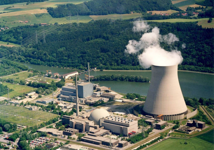 İranın Atom Elektrik Stansiyasında QƏZA