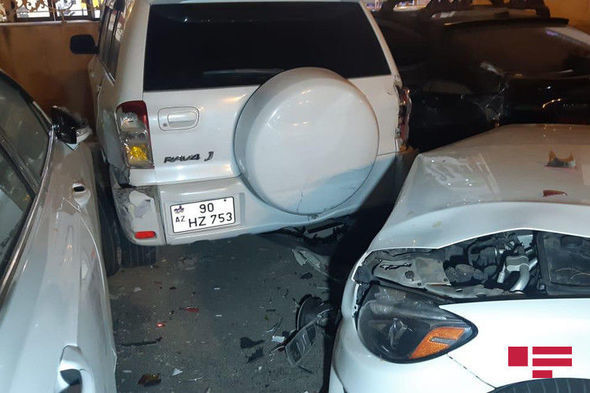 Bakıda zəncirvari qəza: Yeddi avtomobil bir-birinə çırpıldı - FOTO
