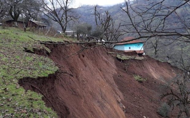 Şəmkirdə torpaq çöküb, iki nəfər xəsarət alıb - YENİLƏNİB
