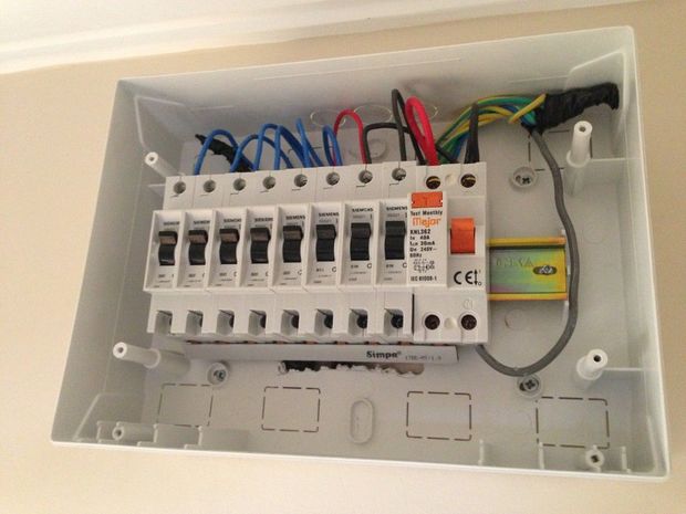 Qubada elektrik cərəyanı iki uşağı vurdu: Biri öldü
