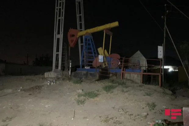 Bakıda yeniyetmə anasını təhqir edən şəxsi ÖLDÜRDÜ