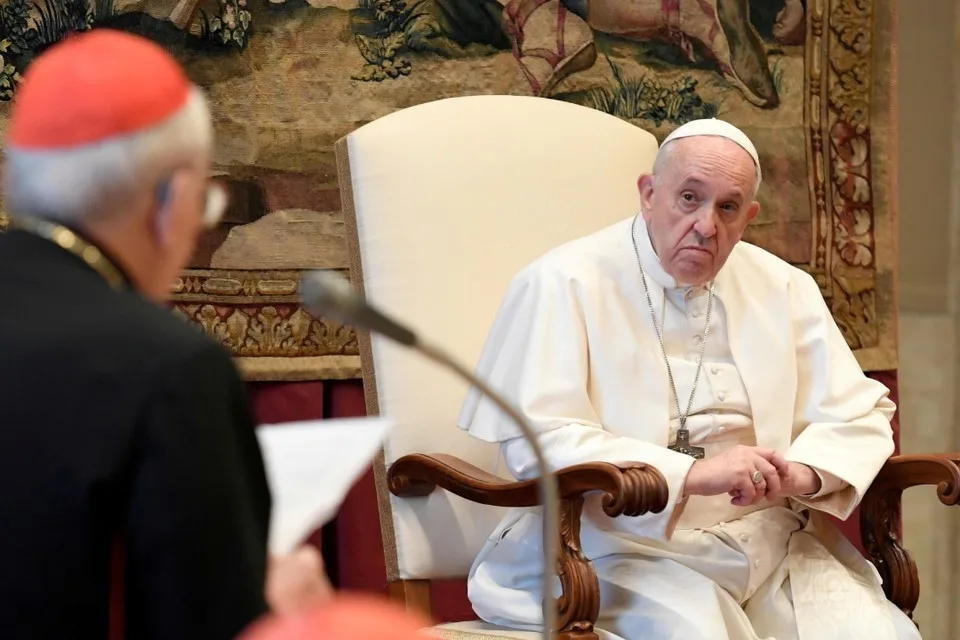 Roma Papasına içərisində güllələr olan zərf göndərilib