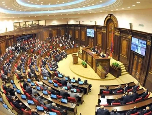 Erməni spiker mühafizəni çağırdı