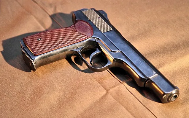 Şəhərdə “Makarov”la gəzən keçmiş məhkum tutuldu