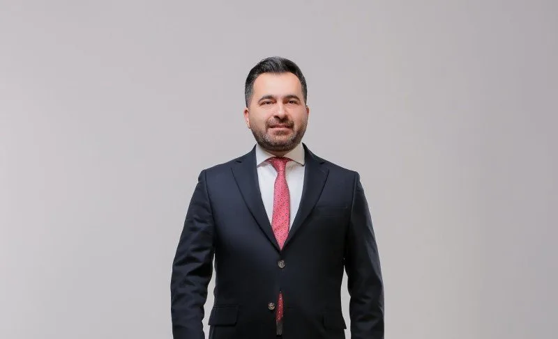 Bəxtiyar Hacıyev nazirliyin qarşısında İNTİHARA CƏHD ETDİ - RƏSMİ (VİDEO)