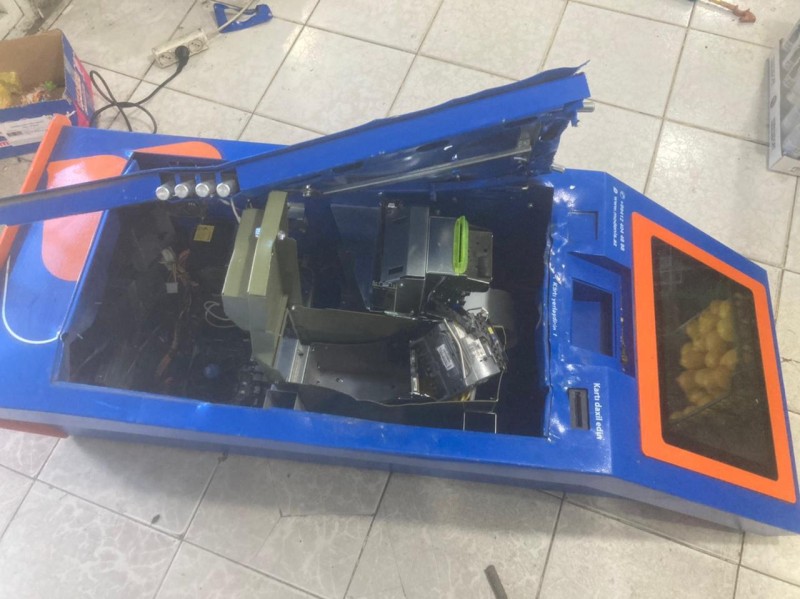 “E-manat”dan 32 000 manat oğurlandı - FOTO