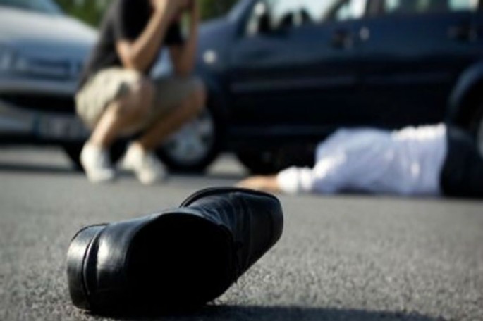 Bakıda səfirliyin maşını yolu keçən piyadanı VURDU