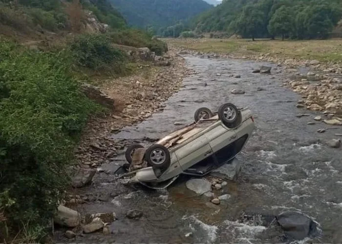 DƏHŞƏTLİ QƏZA: "BMW" körpüdən aşaraq çaya düşdü