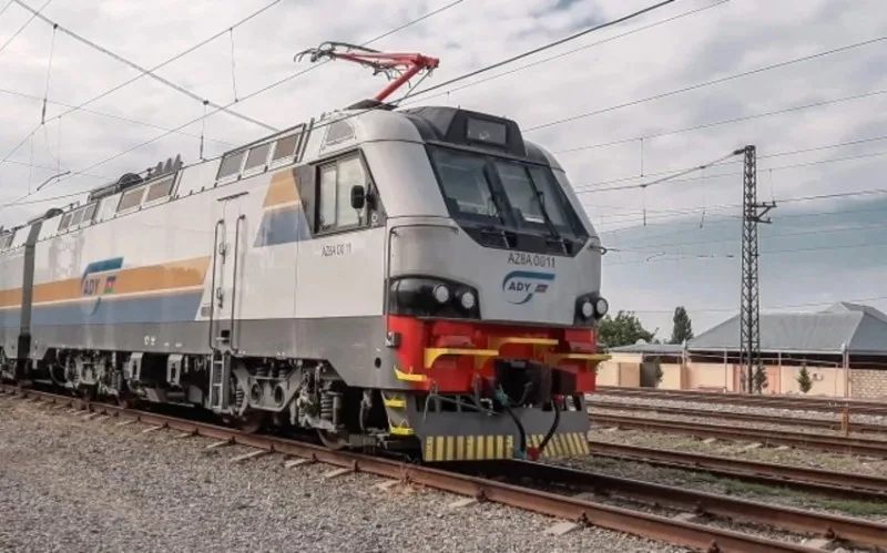 "Azərbaycan Dəmir Yolları"nın teplovozunda YANĞIN