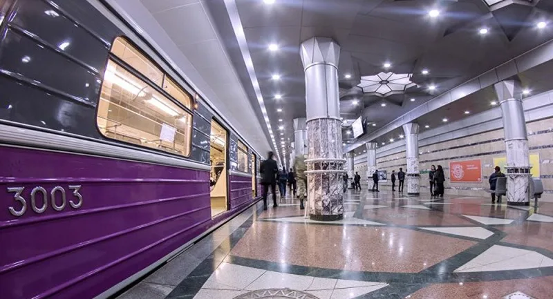 Bakı metrosunda qatarda TÜSTÜLƏNMƏ