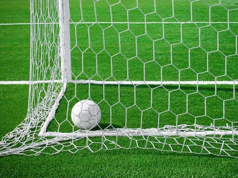 Bakıda kişi futbol oynayarkən ÖLDÜ