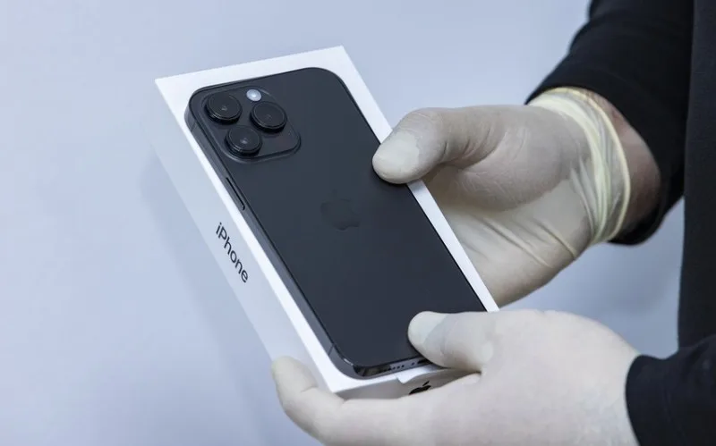 "iPhone"ların ölkəyə qanunsuz keçirilməsinin qarşısı alındı