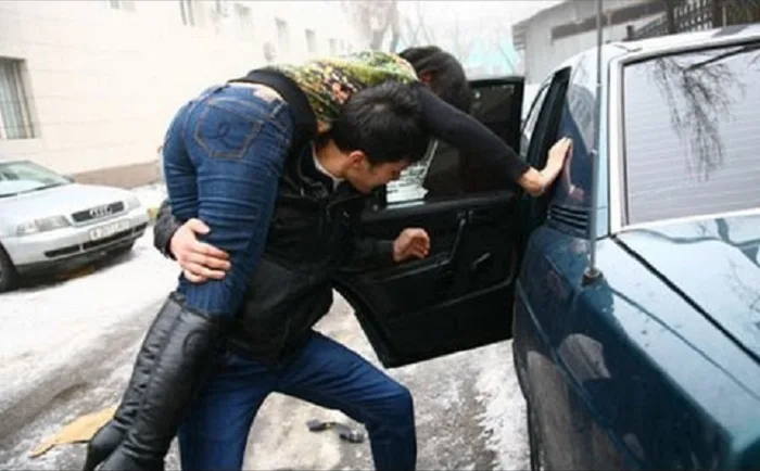 Azərbaycanda 26 yaşlı qız qaçırıldı