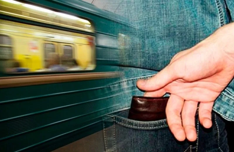 Metroda telefon oğurlayan şəxs saxlanıldı