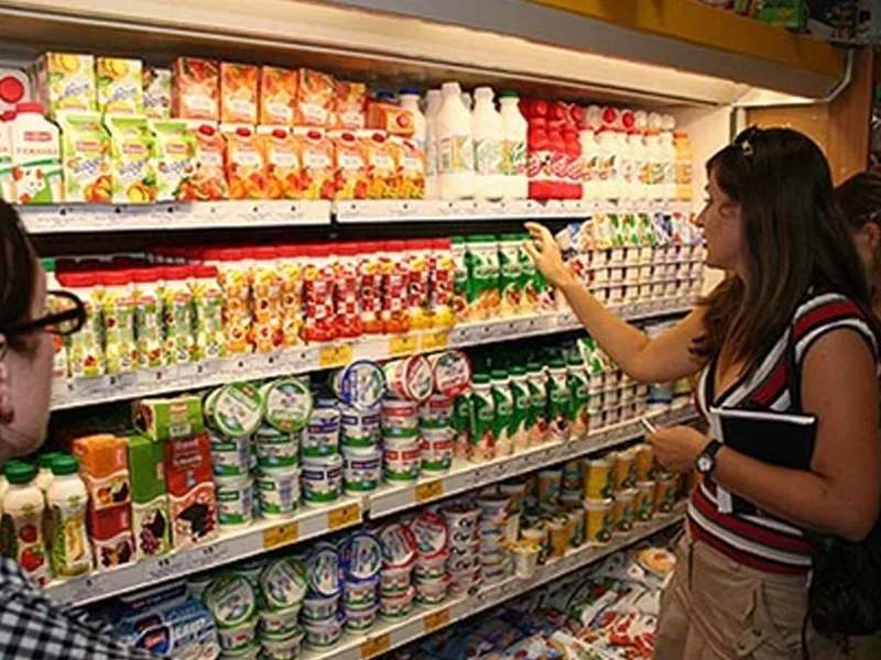 Qadın marketdən 10 günə 24 kq yağ oğurladı