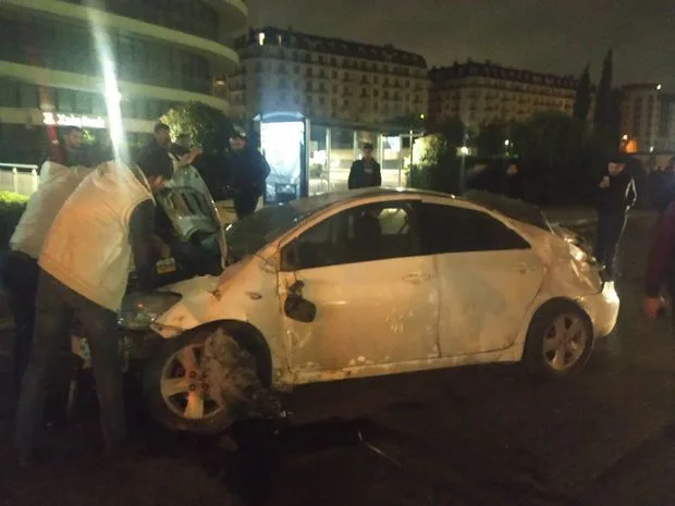 Naxçıvanda iki taksi toqquşdu - FOTO