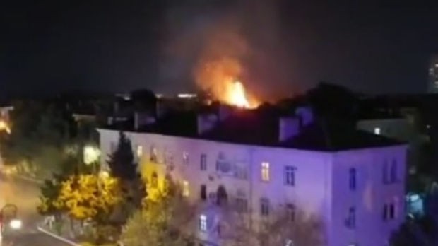 Sumqayıtda çoxmərtəbəli binada yanğın - YENİLƏNİB