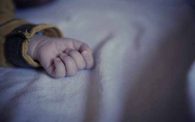 Nəfəs yoluna alça düşən 3 yaşlı uşaq öldü