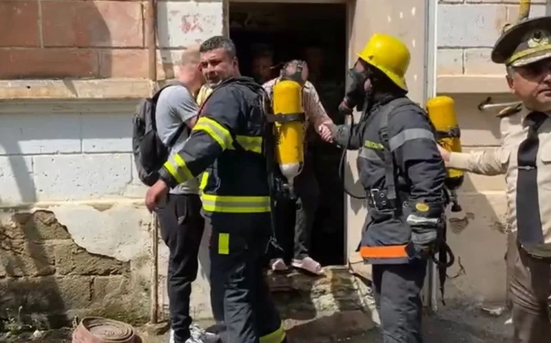 Bakıda yaşayış binasında yanğın - VİDEO
