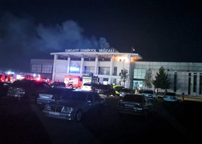 Sumqayıt dəmir yolu vağzalında YANĞIN - İşçilər təxliyə edilib