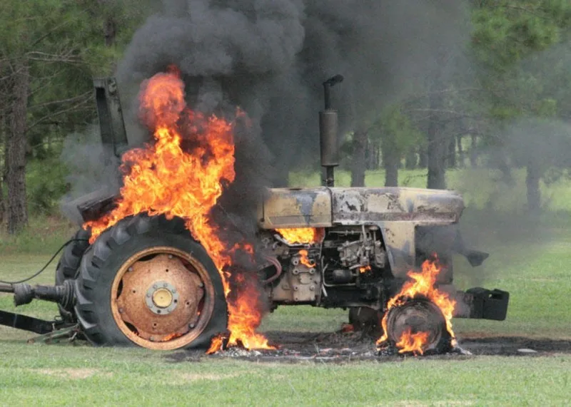 Göyçayda traktor yandı