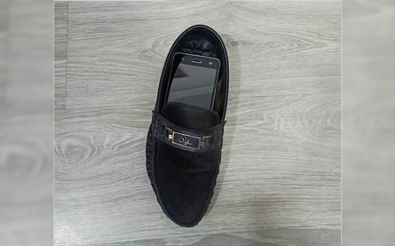 Ayaqqabıda təcridxanaya telefon keçirmək istədi