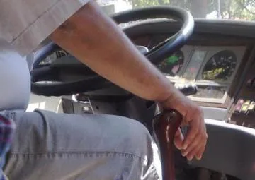 Avtobus piyadanı vuraraq öldürdü