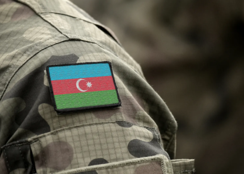 Komaya düşən hərbçi öldü