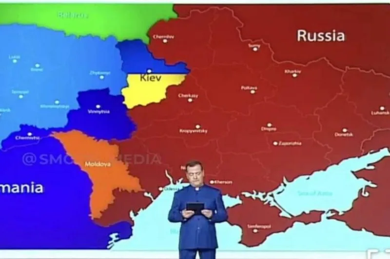 Medvedev Ukraynanın dörd dövlət arasında bölündüyü xəritəni göstərdi