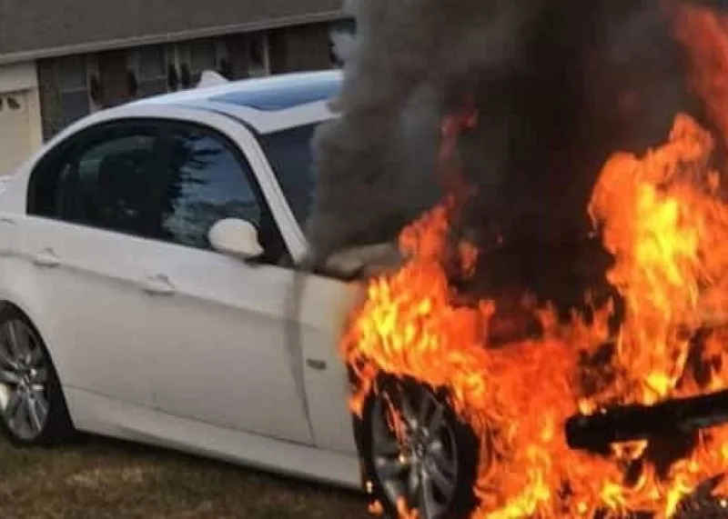 Bakıda “BMW” yandı