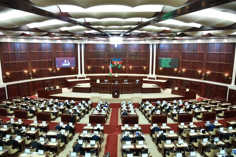 Milli Məclisdə bir qrup deputatın iştirakı ilə işçi qaydada toplantı keçirilir