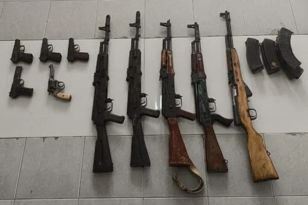 Xankəndidə tapança, avtomat və qumbaralar tapılıb