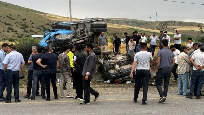 İsmayıllıda dəhşətli yol qəzası - Ölən və yaralanan var - FOTO