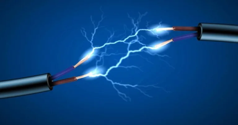 17 yaşlı gənci elektrik cərəyanı vurdu