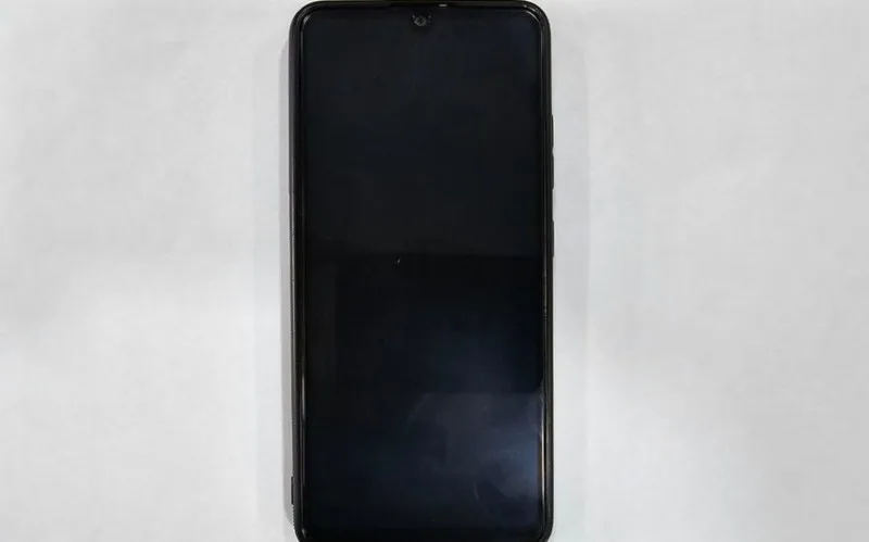 Cəzaçəkmə müəssisəsinə mobil telefon keçirilməsinin qarşısı alındı