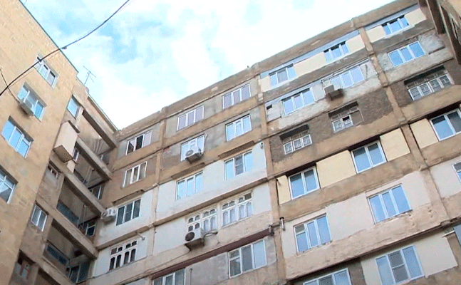 Bakıda 33 yaşlı qadın intihar etdi