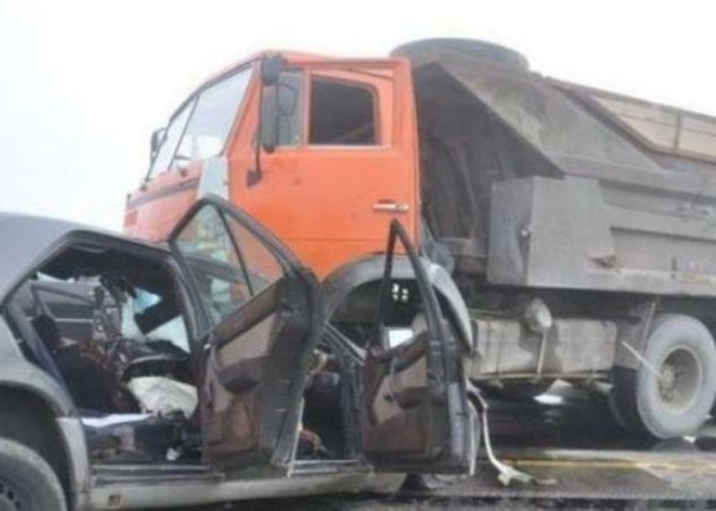 Salyanda “Mersedes”lə “Kamaz” toqquşdu - Xəsarət alanlar var