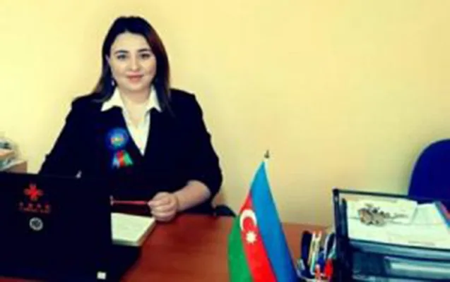Məktəb direktoru işçisi tərəfindən bıçaqlandı