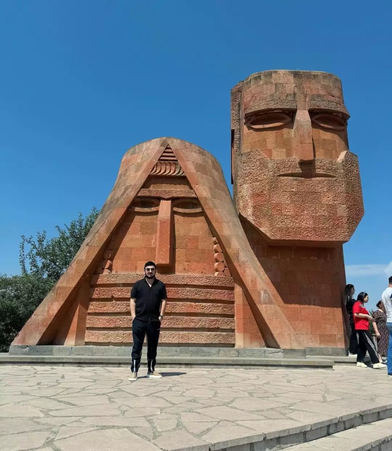 Bu fotoya görə Tolikin səhifələri bağlandı