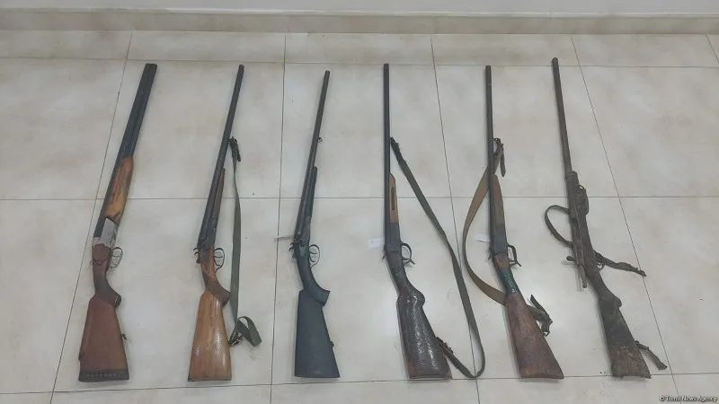 Ağcabədidə polis əməkdaşları tərəfindən 6 silah götürüldü