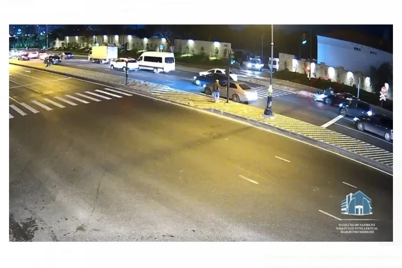Motosiklet qırmızı işıqda keçdi, qəza oldu - Anbaan GÖRÜNTÜLƏR