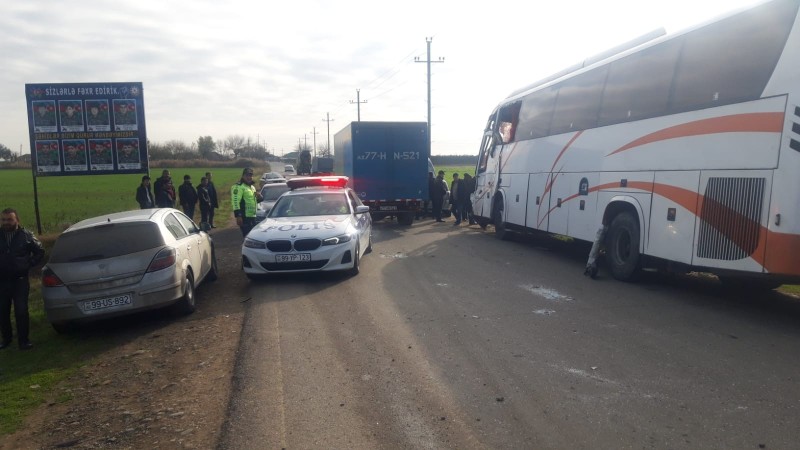 Naxçıvadan gələn avtobusla "Kamaz" toqquşub - yaralılar var