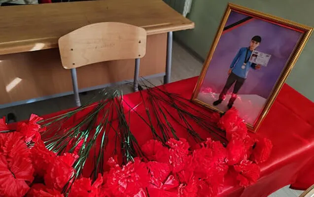 Dəhşətli qəzada ölən 13 yaşlı Zaurun oturduğu parta... - FOTO