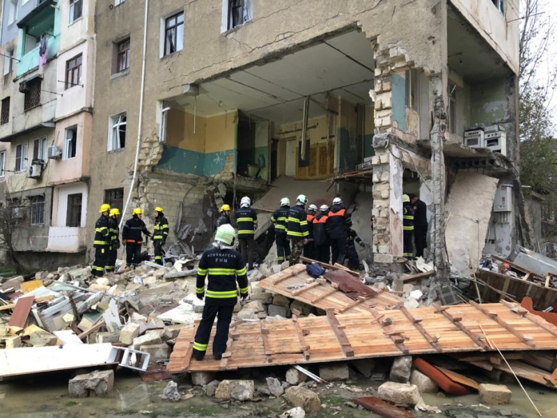 Sumqayıtda yaşayış binasında PARTLAYIŞ -FOTOLAR - VİDEO - YENİLƏNİB